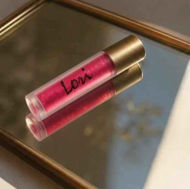 Lip Gloss — Shiny & Hydrating Finish