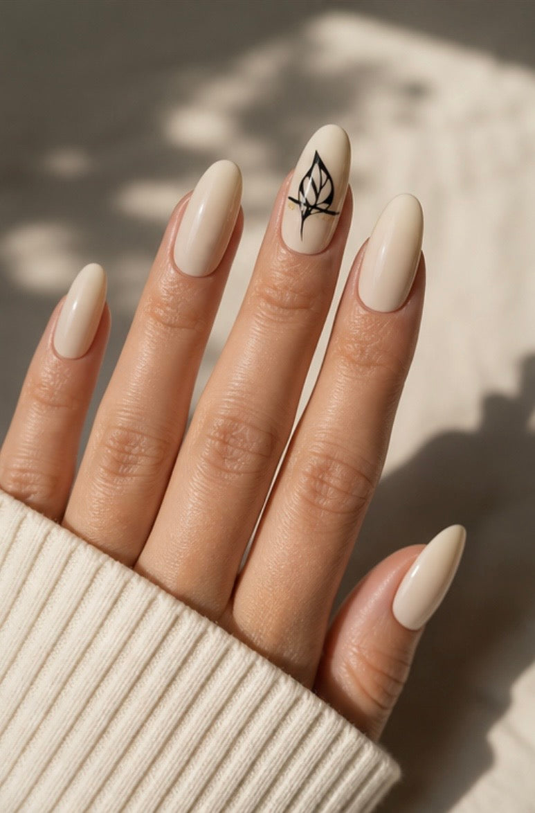 Ongles press-on coquette style boho chic – pose facile sans salon